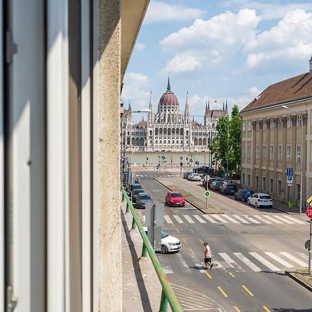 Bright Studio With Parliament View, Free Parking Budapest Eksteriør bilde