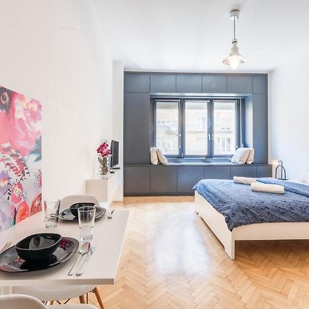 Bright Studio With Parliament View, Free Parking Budapest Eksteriør bilde
