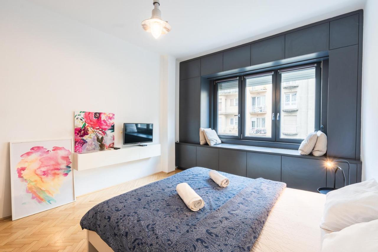 Bright Studio With Parliament View, Free Parking Budapest Eksteriør bilde