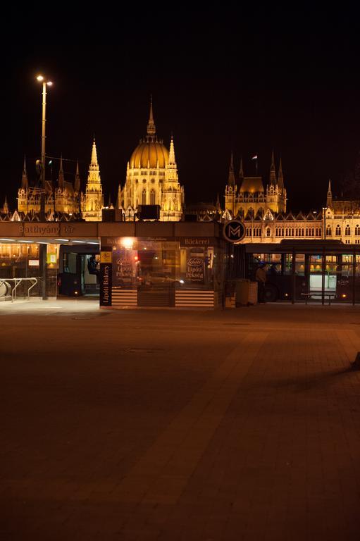 Bright Studio With Parliament View, Free Parking Budapest Rom bilde